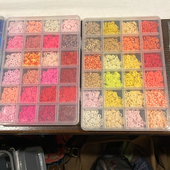 🛍️HOST PICK🛍️Unbelievable bracelet making kit NIB - Picture 2 of 6